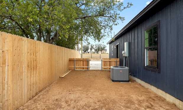 02 highland spec house